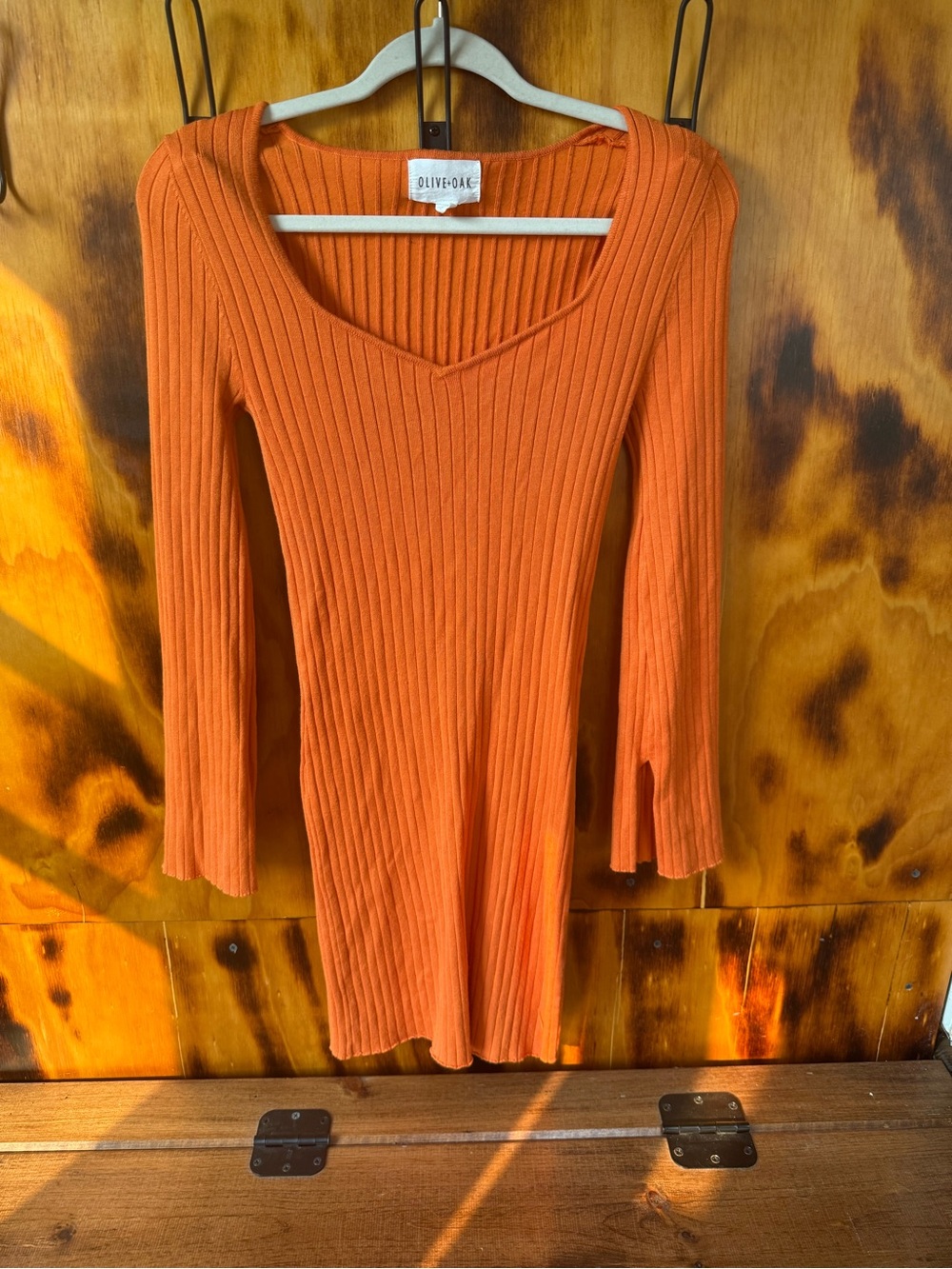 Olive & Oak Ribbed V-Neck Knit Dress in Orange
